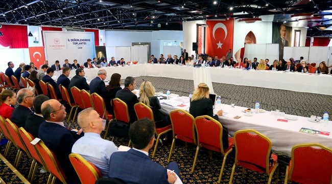 İzmir'in Halk Sağlığı Hizmetleri Değerlendirildi.