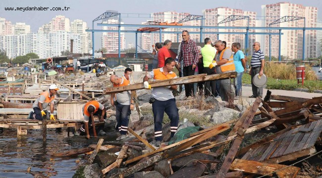 Karşıyaka'da 'kaçak iskele' operasyonu
