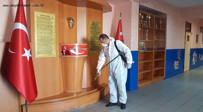 KEÇİÖREN'DE ÇOCUKLARIN SAĞLIĞI İÇİN OKULLAR İLAÇLANIYOR