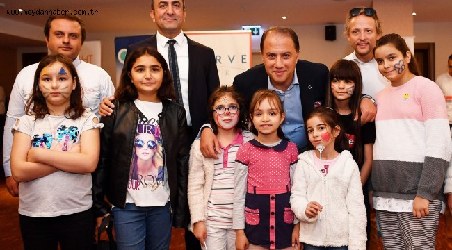 KIZ ÇOCUKLARININ YANINDAYIZ