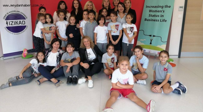   "Kızlar Okulları Yönetiyor" 