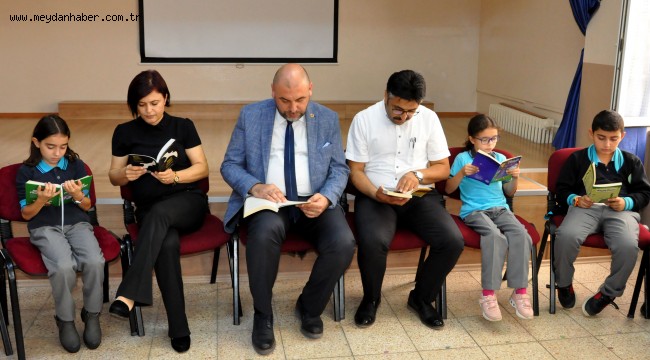 MİNİK ÖĞRENCİLER BAŞKAN AYDIN'LA KİTAP OKUDU
