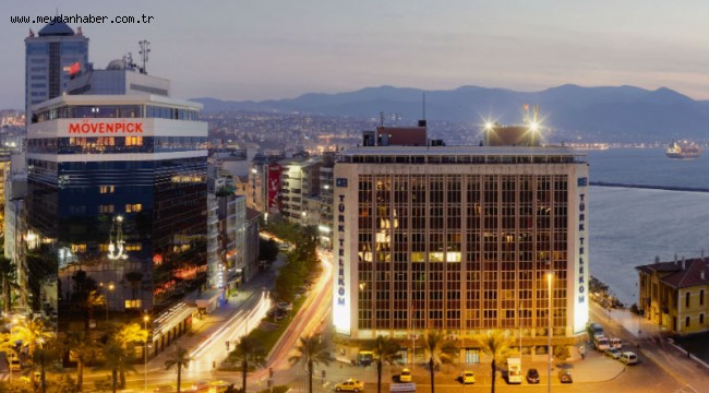 Mövenpick Hotel Izmir yılın iş oteli ödülünü kaptı.