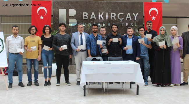 Öğrencileri Barış Pınarı Harekatı'ndaki askerlere destek mektupları yazdı