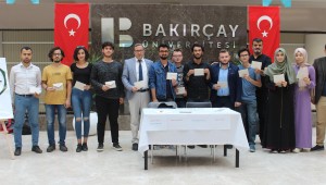 Öğrencileri Barış Pınarı Harekatı'ndaki askerlere destek mektupları yazdı