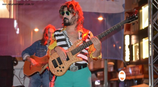 RETROBÜS İZMİTLİLERİ GEÇMİŞE GÖTÜRDÜ