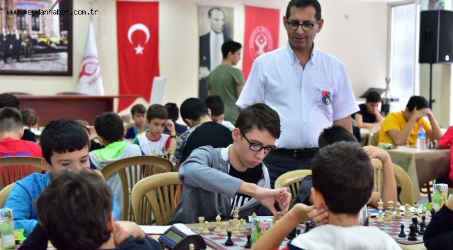 Türkiye'nin genç satrançcıları Bornova'da buluştu