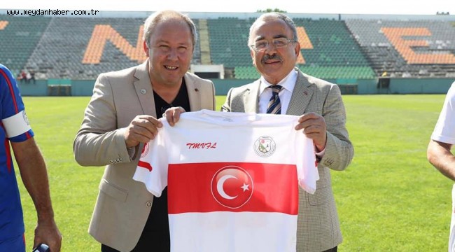 ULUSLARARASI MASTERLER VE VETERANLAR FUTBOL TURNUVASI BAŞLADI