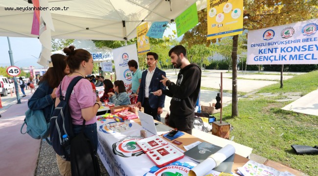 Üniversiteli gençlere Gençlik Meclisini tanıttılar  