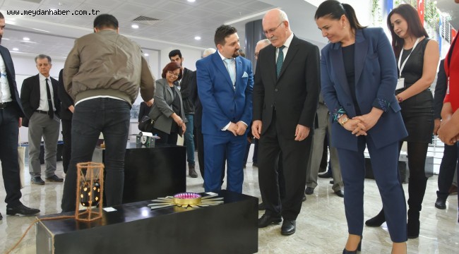 1. Uluslararası Zanaattan Sanata Jürili Karma Sergisi Açıldı