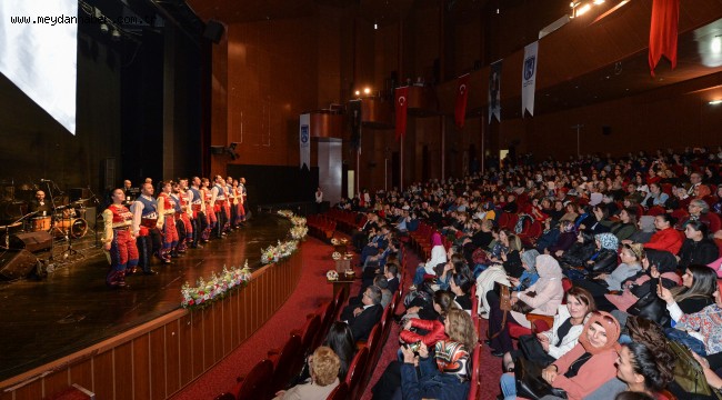 ANKARA BÜYÜKŞEHİR BELEDİYESİ, "24 KASIM ÖĞRETMENLER GÜNÜ" NEDENİYLE GENÇLİK PARKI TİYATRO SALONU'NDA KUTLAMA PROGRAMI DÜZENLEDİ