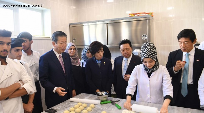 ANKARA BÜYÜKŞEHİR BELEDİYESİ İLE BİRLEŞMİŞ MİLLETLER MÜLTECİLER YÜKSEK KOMİSERLİĞİ (UNHCR) İŞ BİRLİĞİNDE KURULAN "ULUSLARARASI MESLEKİ EĞİTİM MERKEZİ"Nİ (UMEM) JAPONYA HEYETİZİYARET ETTİ