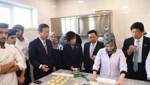 ANKARA BÜYÜKŞEHİR BELEDİYESİ İLE BİRLEŞMİŞ MİLLETLER MÜLTECİLER YÜKSEK KOMİSERLİĞİ (UNHCR) İŞ BİRLİĞİNDE KURULAN "ULUSLARARASI MESLEKİ EĞİTİM MERKEZİ"Nİ (UMEM) JAPONYA HEYETİZİYARET ETTİ