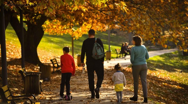 ANKARA BÜYÜKŞEHİR BELEDİYESİ'NİNPARK VE REKREASYON ALANLARI,SONBAHAR MEVSİMİNİN EN GÜZEL RENKLERİNE BÜRÜNDÜ