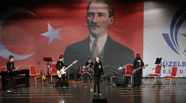 Ata'nın Sevdiği Şarkılar Güzelbahçe'den Yükseldi