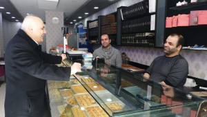 Başkan Acar Sabah'ın Erken Saatlerinde Esnafın Taleplerini Dinledi