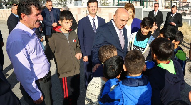 BAŞKAN ALTINOK, MAKAM ARACINI ÇOCUKLARA TAHSİS ETTİ