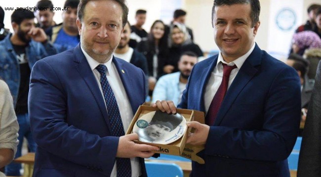 Başkan Orkan, BAÜN'lü öğrencilerin dersine konuk oldu