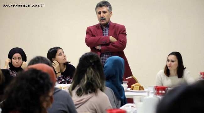 Başkan Sandal, öğretmen ve öğrencilerle buluştu