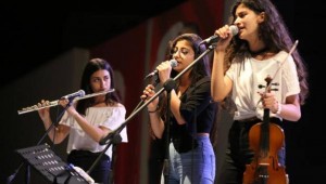 BAŞKAN UYGUR'DAN ÖĞRENCİLERE JEST