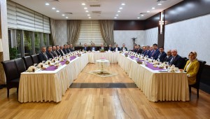 BAŞKAN YAVAŞ, BELEDİYE BAŞKANLARIYLA BİR ARAYA GELDİ