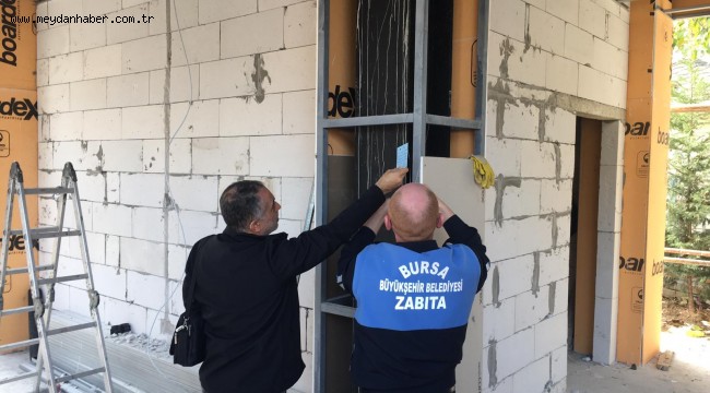 Belediyenin kaçak inşaatı mühürlendi