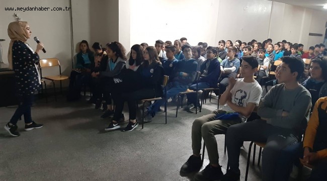 Büyükşehir Belediyesi'nin kırsal mahallelerde gerçekleştirdiği öğrenci ve veli seminerleri yoğun katılımla devam ediyor.