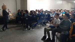 Büyükşehir Belediyesi'nin kırsal mahallelerde gerçekleştirdiği öğrenci ve veli seminerleri yoğun katılımla devam ediyor.