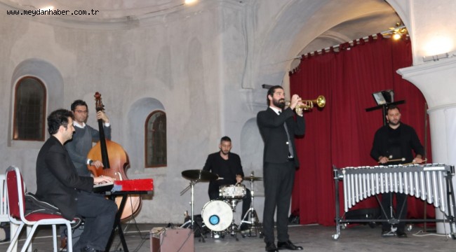 Çeşme'de caz rüzgarı