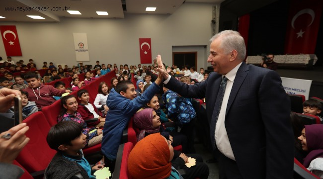 Çocuk Meclisi'nde seçim heyecanı Başkan Osman Zolan çocukları yalnız bırakmadı 