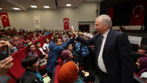 Çocuk Meclisi'nde seçim heyecanı Başkan Osman Zolan çocukları yalnız bırakmadı 