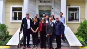 DEVRİMCİ İŞÇİ SENDİKALARI KONFEDERASYONU (DİSK) GENEL BAŞKANI ARZU ÇERKEZOĞLU, BORNOVA BELEDİYE BAŞKANI DR. MUSTAFA İDUĞ'U ZİYARET ETTİ.