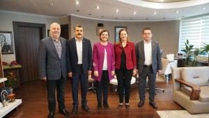 DİSK GENEL BAŞKANI ARZU ÇERKEZOĞLU'NDAN HÜRRİYET'E ZİYARET