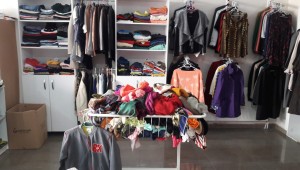 Dosteli'nden Ekim Ayında 8 Bin Kişiye Kıyafet Yardımı