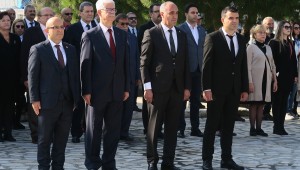 FOÇA'DA ''ÖĞRETMENLER GÜNÜ'' KUTLANDI