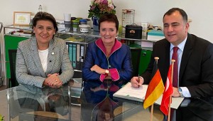 GÜÇLÜ KADINLARLA DİRENÇLİ KENTLER İÇİN İMZALAR ATILDI