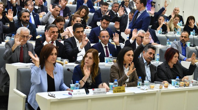 İzmir Büyükşehir Belediyesi 2019 yılı Kasım Ayı Toplantısı 4. birleşiminde altı ilçe belediyesinin 2020 yılı bütçesi oybirliğiyle onaylandı.