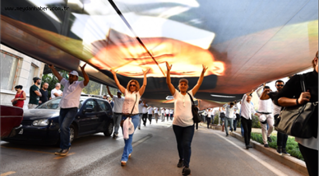 İzmir'de Atatürk için özel anma programı