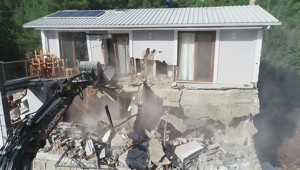 İzmir'in saklı cennetindeki kaçak villalara yıkım şoku