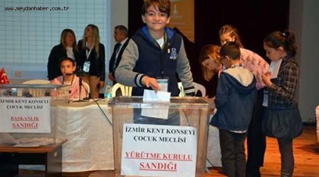 İzmir yeni çocuk yöneticilerini seçti