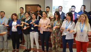 İZMİT BELEDİYESİ'NDE PERSONELE İŞARET DİLİ EĞİTİMİ