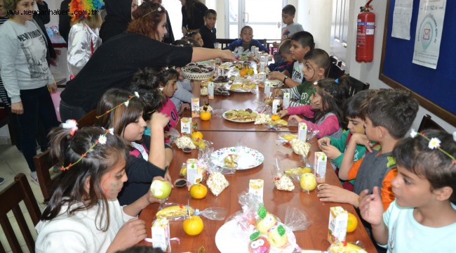 Karabük Belediyesi tarafından Güleç Sevgi Evlerinde kalan çocuklar için bugün 5000 Evler Cumhuriyet Mahallesi Sosyal Yaşam Merkezinde etkinlik düzenledi.