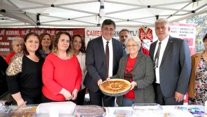 Karşıyaka Belediyesi, Karşıyaka Kent Konseyi ve Balkan Derneklerinin iş birliğiyle, Balkan kültürünü yaşatmak ve gelecek nesillere taşımak amacıyla düzenlenen "1. Balkan Kültür Günleri Şenliği" yoğun katılımla gerçekleştirildi.