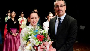 Kore Halk Oyunları Gösterisi Büyüledi