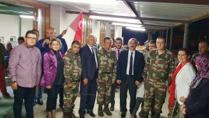 Manisa Büyükşehir Belediyesi Kent Konseyi, şizofreni hastalığı bulunan ve askerlik çağı gelmiş olan 5 hastaya moral olmak amacıyla asker eğlencesi düzenledi.