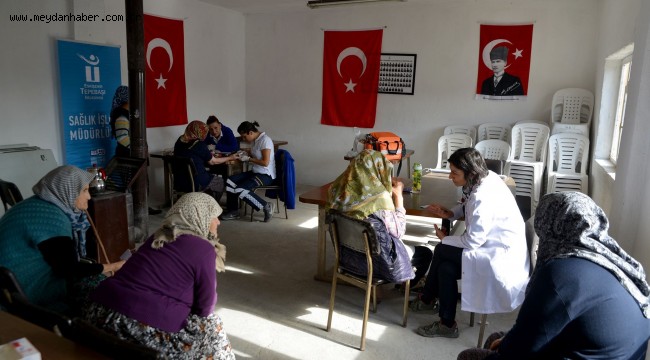 Tepebaşı Belediyesi'nin kırsal mahalle sakinlerine yönelik gerçekleştirdiği sağlık taramaları aralıksız biçimde devam ediyor. Sağlık ekipleri son olarak Taycılar ve Kozlubel Mahallesi'nde sağlık taraması gerçekleştirdi.
