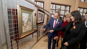 Urla tek ses: "Kadına Şiddete Hayır"