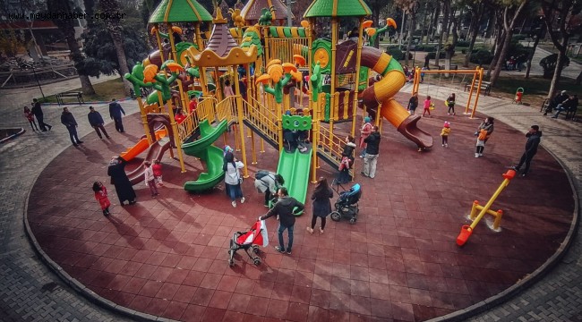 Başkan Aksoy'dan çocuklara yeni yıl hediyesi