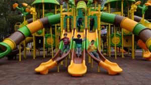 Başkan Aksoy'dan çocuklara yeni yıl hediyesi