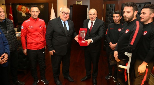  BAŞKAN ALTINOK: ÖNCELİKLİ HEDEF TÜRK MİLLETİNİ TEMSİL ETMEKTİR